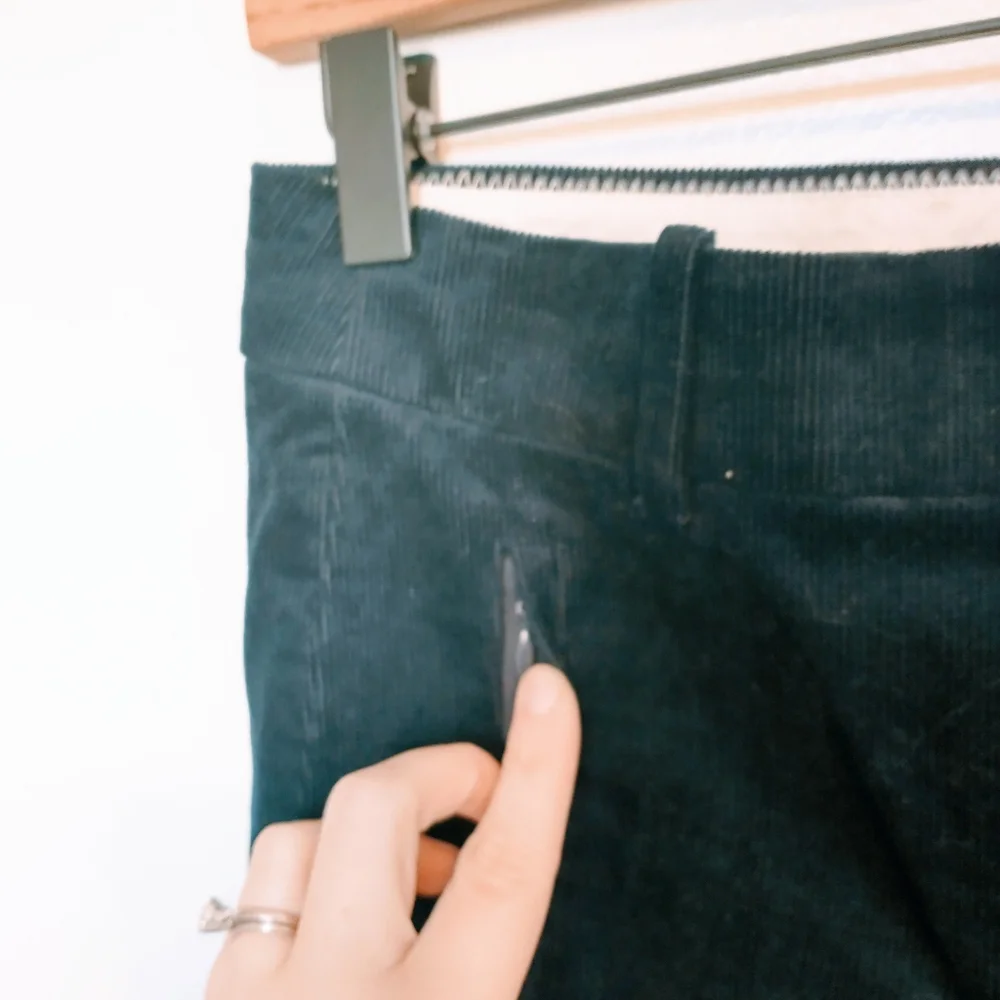 JCrew corduroy Navy ribbed pants size 0tall.  Perfect dress pants for work, has